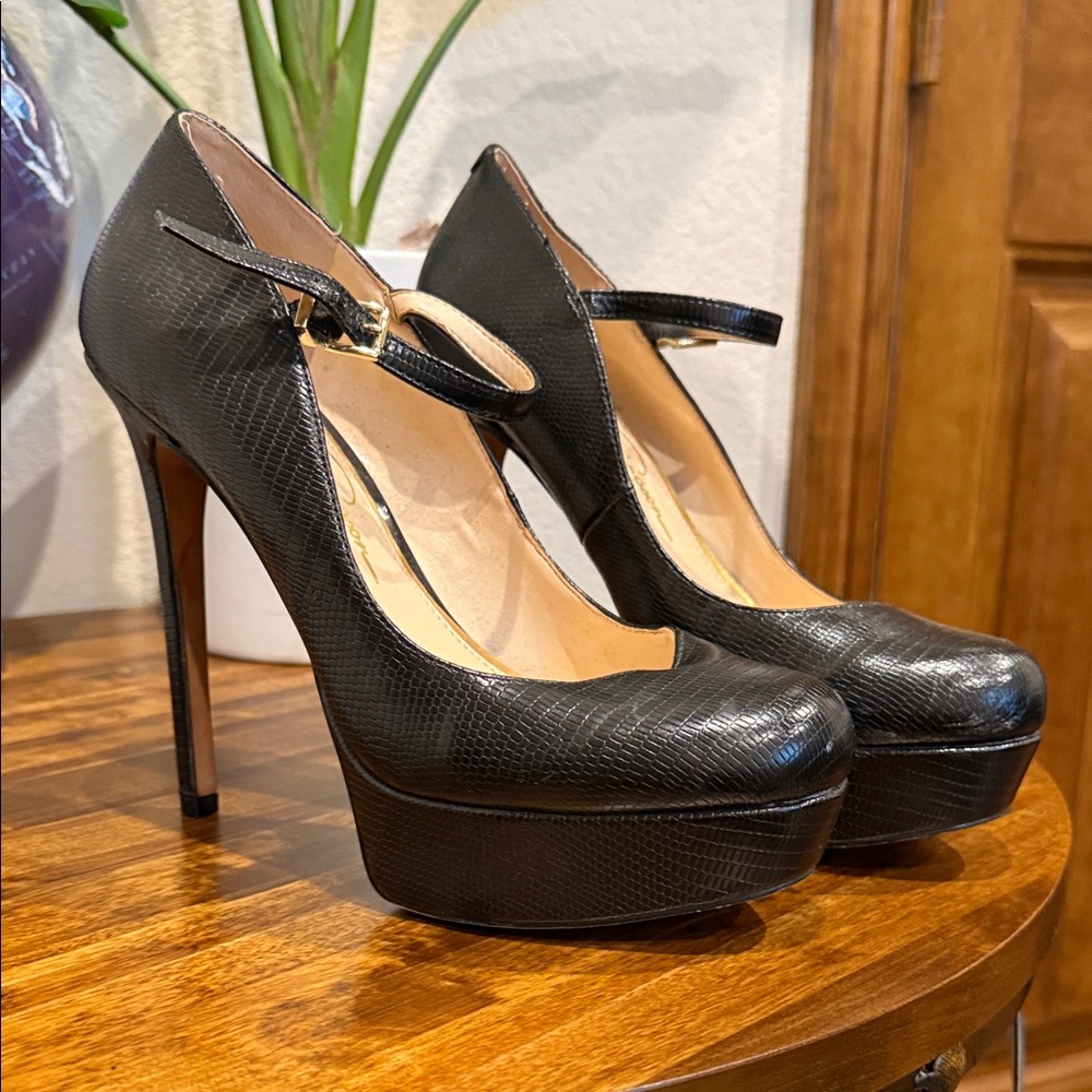 Jessica Simpson Black Textured Platform Mary Jane Heels